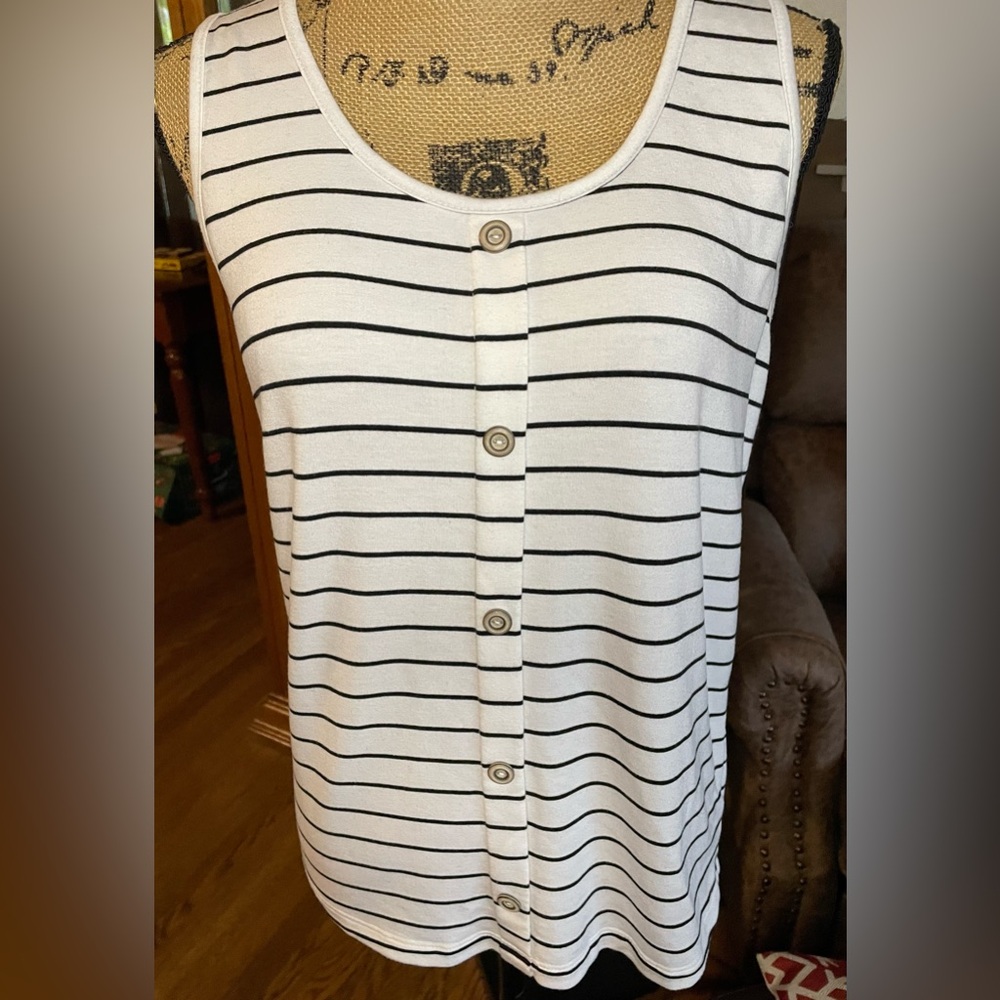 Pink Clover Black and White Button-Front Tank Top